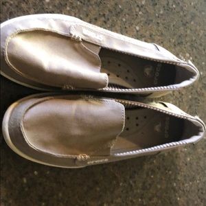 Croc Women’s Walu canvas loafers